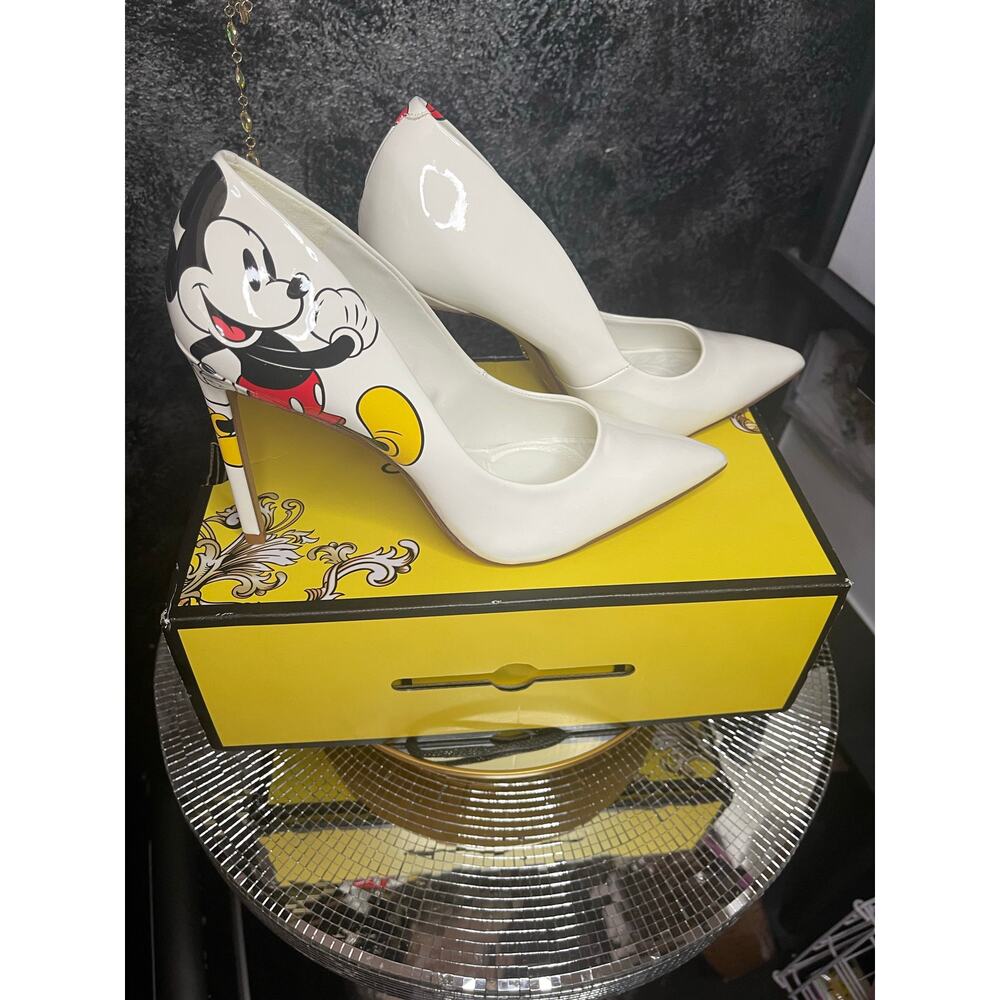 Colorful graphics  ALDO x Disney collection.